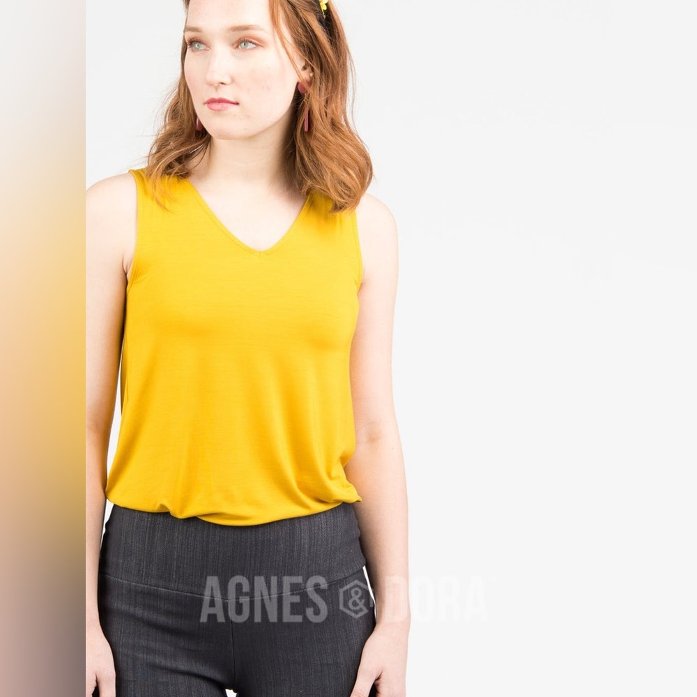 Essential Tank V-neck Sunflower